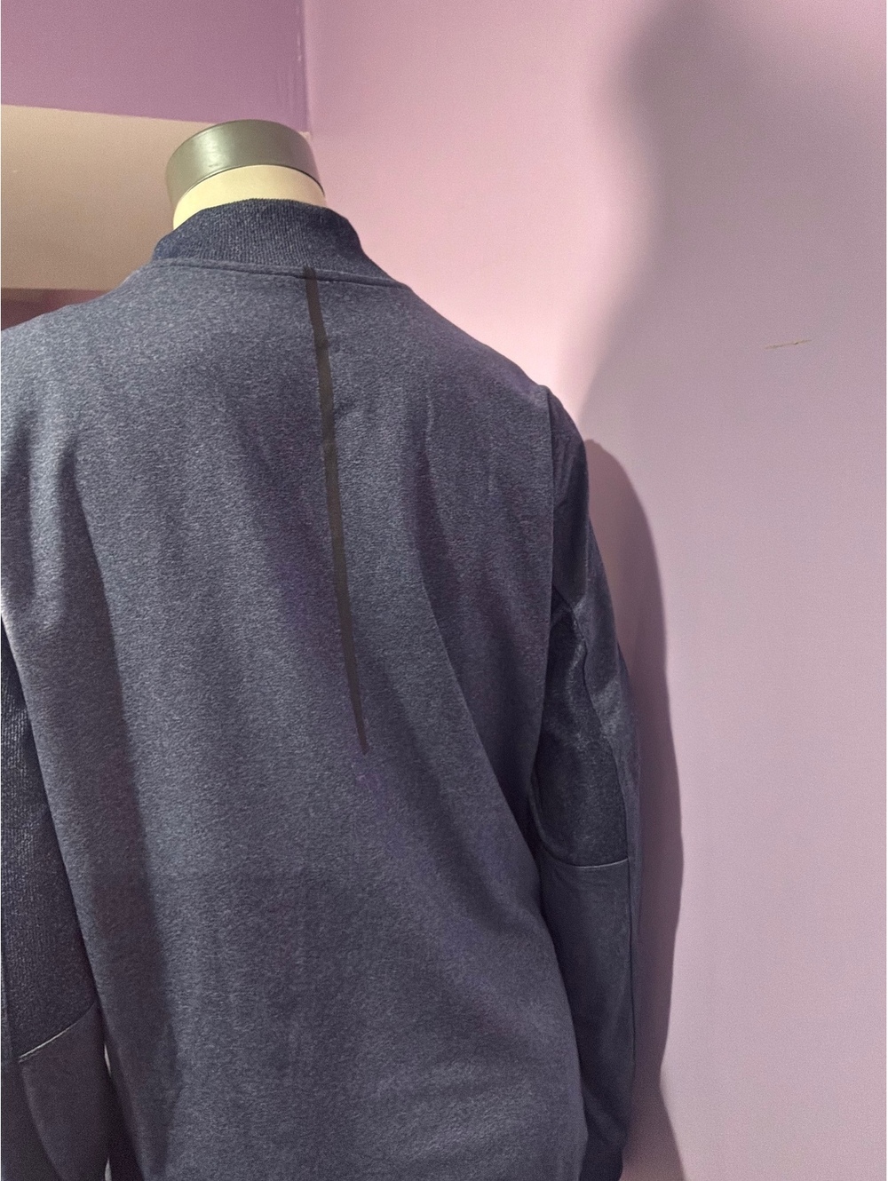 Lululemon - Picture 3 of 3